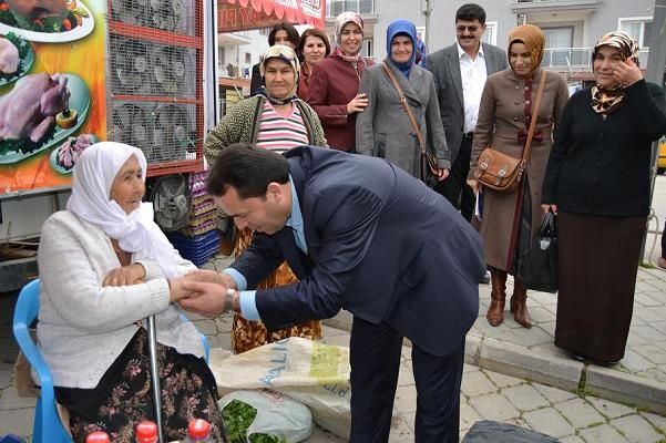 Erylmaz ve Ekibi Pazar Esnafn Ziyaret Etti